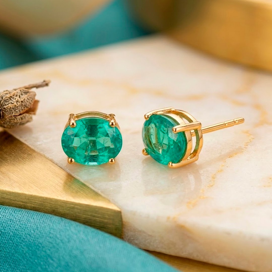 Emerald Stud earrings